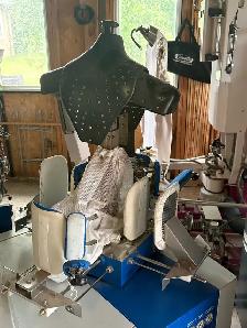 VEIT 8362 Industrial Steam Form Finisher – Working - Photo 2