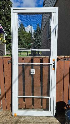 32 inch Anderson screen door - Photo 2