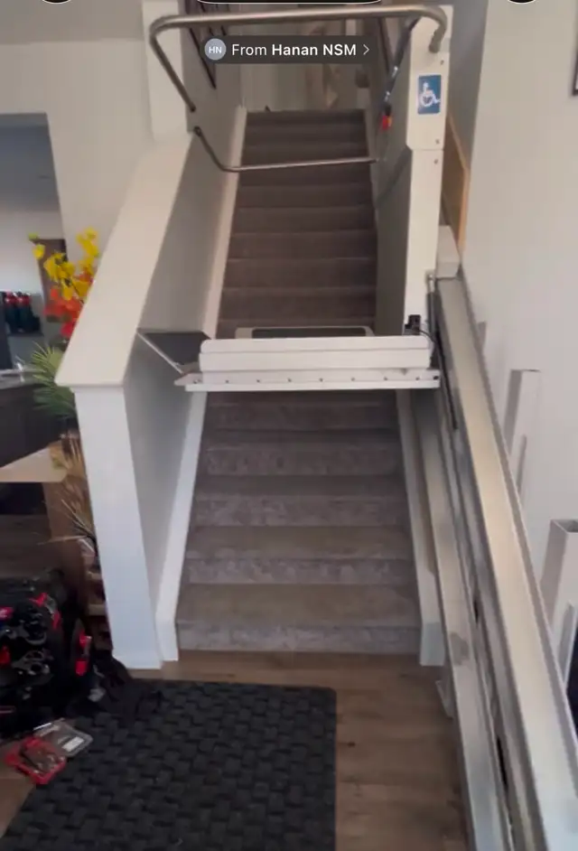 Inclined Platform Wheelchair Stairlift. New! Never Used.