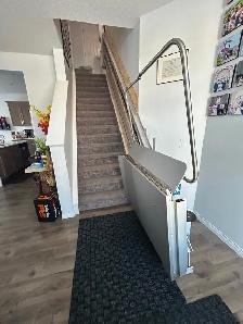 Inclined Platform Wheelchair Stairlift. New! Never Used. - Photo 3