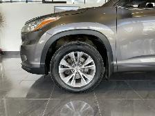 2015 Toyota Highlander LE - Photo 31
