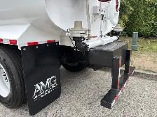 2025 Peterbilt 536 Air Brake 2000 GAL Water Tank Truck - Photo 21