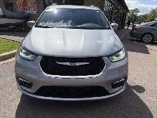 2021 Chrysler Pacifica Touring-L Touring-L FWD - Photo 2