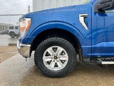 2022 Ford F-150 XLT Crew Cab 7.3L V8 | No Accident | Reverse Cam - Photo 10