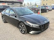 2022 Hyundai Elantra Luxury IVT