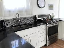 Port Franks 1 Bedfoom fully furnished apartment - Photo 5