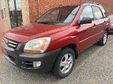 130000 KM kia sportage auto démarreur Bluetooth aucune rouille