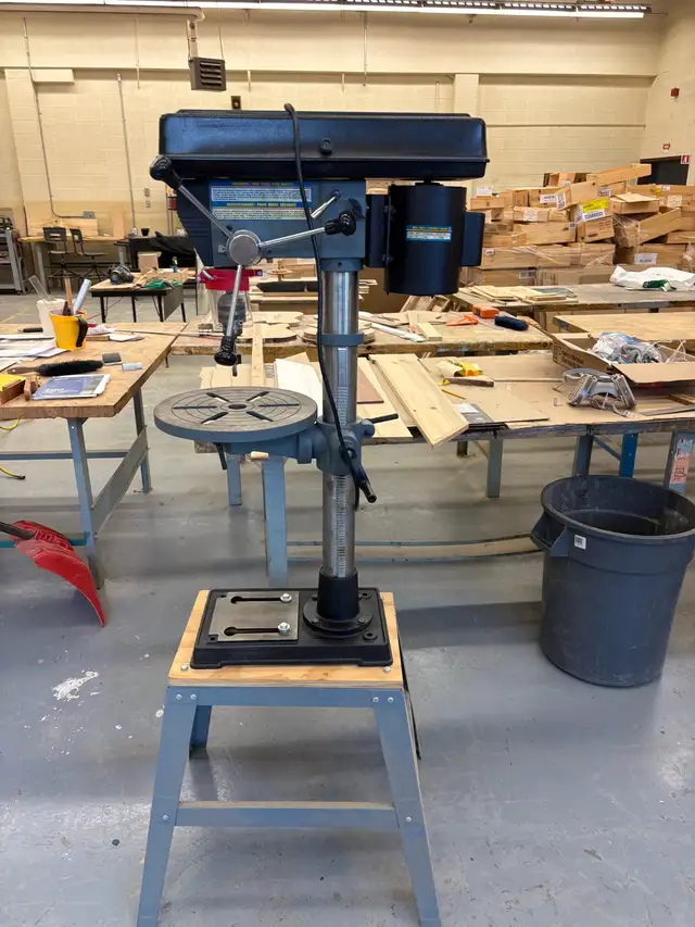 Drill Press/Perçeuse à colonne