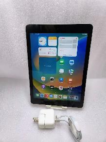 iPad 8th Gn 32gb Grey Wifi 3 Months Warranty W/Charger