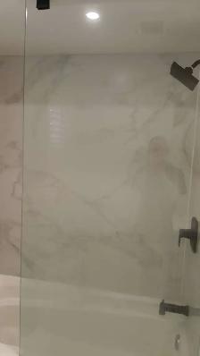 Very close to Square One and Sheridan College, rooms for rent - Photo 2