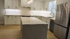Very close to Square One and Sheridan College, rooms for rent - Photo 3