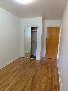 BEAU 4½ À LOUER DANS ROSEMONT -DISPONIBLE en demi sous-sol - Photo 8