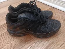 8 Men's Nike Air Max Plus Triple Black - Photo 3