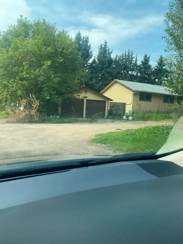 Storage & parking in SW Edm. PRIVATE farm location Cars $60
