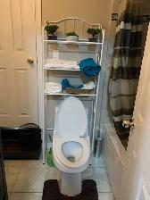 UPPER FLOOR ROOM IN HOUSE  FOR RENT $ 1000 PLEASE CALL 647-768-5 - Photo 9
