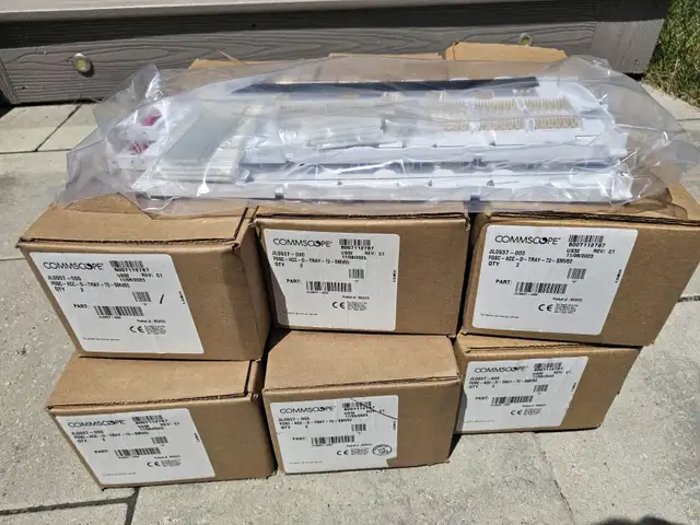Matériel de Télécom / Fibre Optique - CommScope & PLP Coyote (Bo