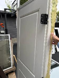 Exterior door - Photo 3
