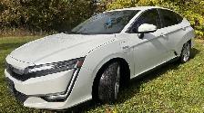 2019 Honda Clarity Plug-In Hybrid BASE - Photo 2