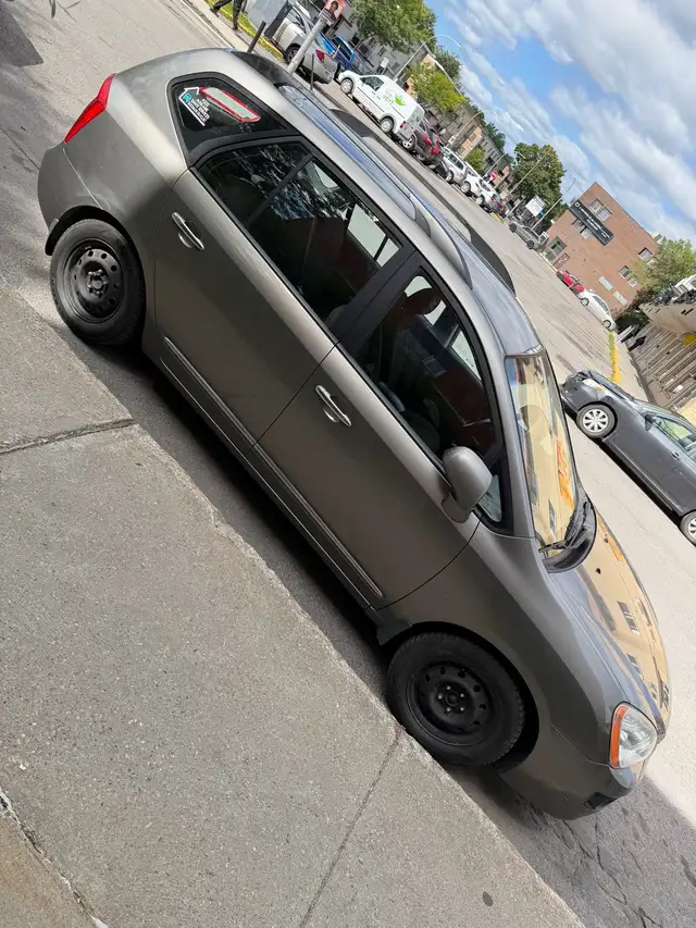 Kia Rondo 2009
