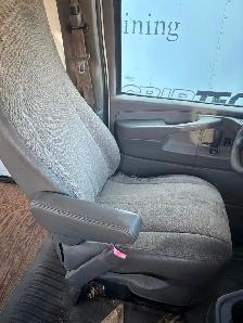 2012 Chevrolet Express - Photo 7