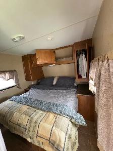 2012 Creekside Travel Trailer 22’ - Photo 9