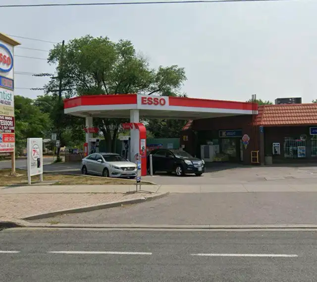 gas station cashier and customer service representative