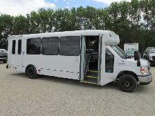 2019 Ford E-Series Cutaway 21 Passenger wheelchair shuttle bus - Photo 3