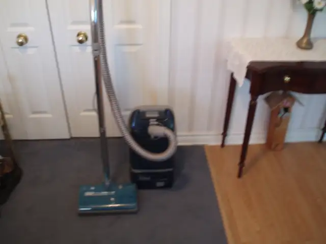 KENMORE VACUUM WITH POWERHEAD
