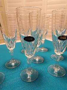 Classic CRYSTAL stemware – each with the classy ‘ping’ - Photo 2