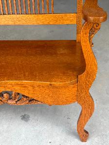 Antique Quarter-Sawn Oak Settee (w Carved Crest Rail, c. 1930s) - Photo 2