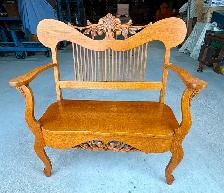 Antique Quarter-Sawn Oak Settee (w Carved Crest Rail, c. 1930s) - Photo 6