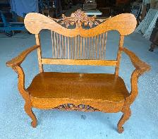 Antique Quarter-Sawn Oak Settee (w Carved Crest Rail, c. 1930s) - Photo 8