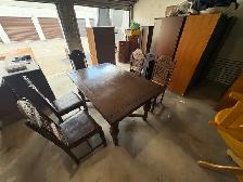 Free delivery antique solid oak dining table with 5 chairs - Photo 3