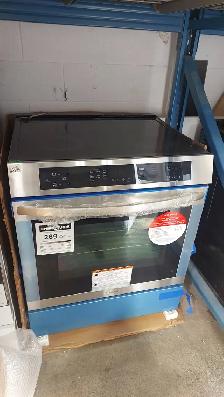 Stove - 30' Frigidaire 6.2 Cu Ft FCF1308CASA Front Control - Photo 3