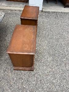 Free delivery antique Pair of Vintage Wooden Nightstands - Photo 9