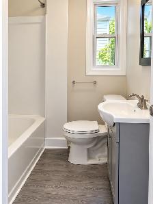 Flexible 1-Bedroom   Den / 2-Bedroom Apartment at 232 Van Horne - Photo 2