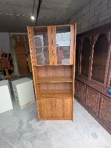 Free delivery used Wood veneer display cabinet with shelving
