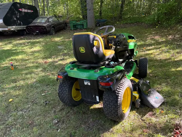 John Deere riding mower