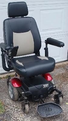 POWER WHEELCHAIR - Photo 2