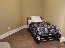 1 BEDROOM   DEN FURNISHED GROUND FLOOR CANDO SHORT/L RENT AT SQ1 - Photo 12