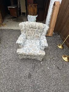 Free delivery used Vintage Floral Sofas 3 seat & 1 seat - Photo 5