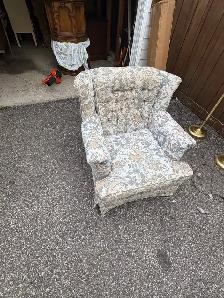 Free delivery used Vintage Floral Sofas 3 seat & 1 seat - Photo 6