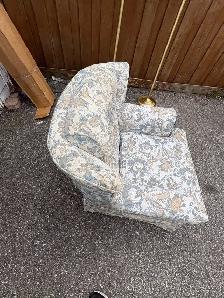 Free delivery used Vintage Floral Sofas 3 seat & 1 seat - Photo 10