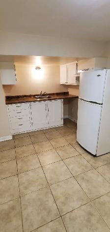 BACHELOR SUBLET IN BEAUTIFUL VICTORIAN HOME  DOWNTOWN BARRIE - Photo 3