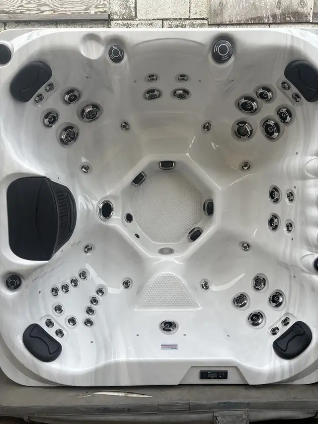 Brand New 7 Adult HotTub-2026 Platinum Spas Seville Fully Loaded