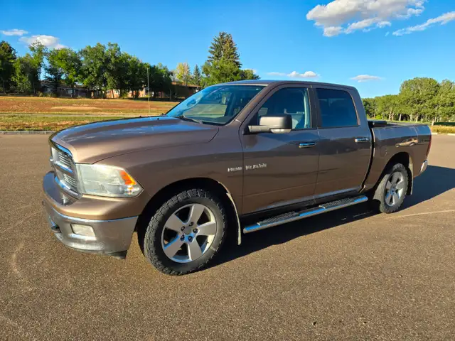 Dodge Ram SLT Hemi 4x4 Truck