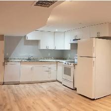 2 Bedroom Lower Unit for Rent - Quiet & Pet Friendly Household - Photo 3