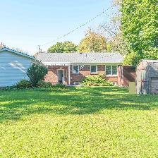 2 Bedroom Lower Unit for Rent - Quiet & Pet Friendly Household - Photo 9