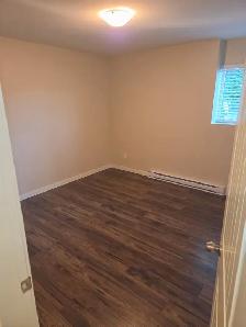 One bedroom basement suite - Photo 4