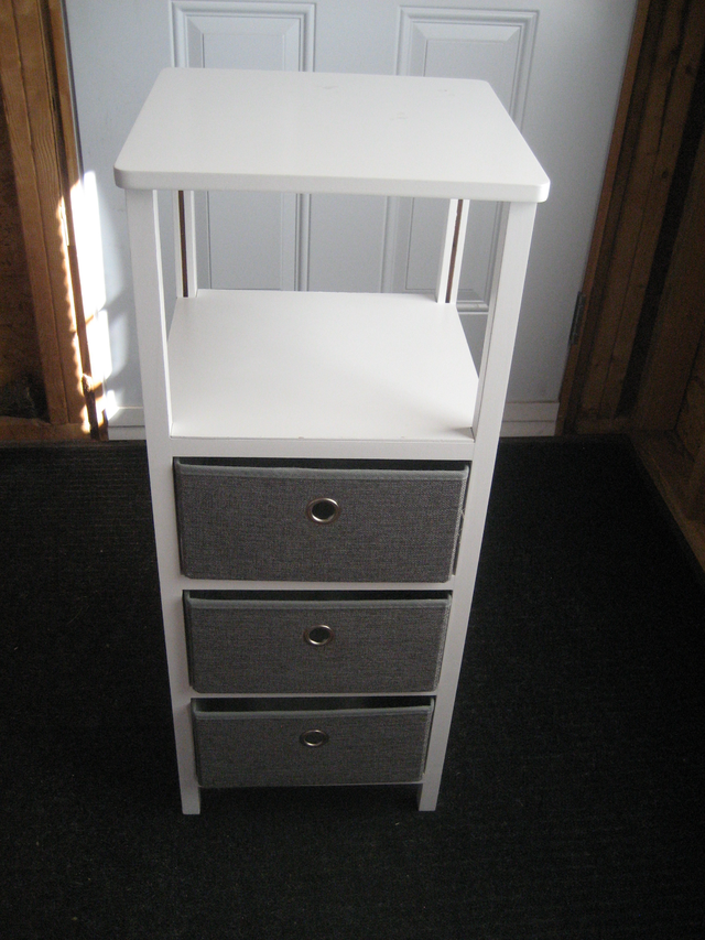 Small storage piece